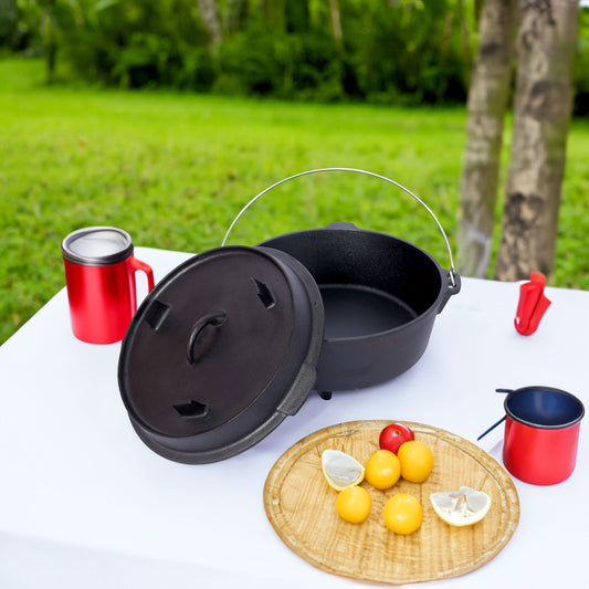 Four and a half quart cast iron camp Dutch oven with lid